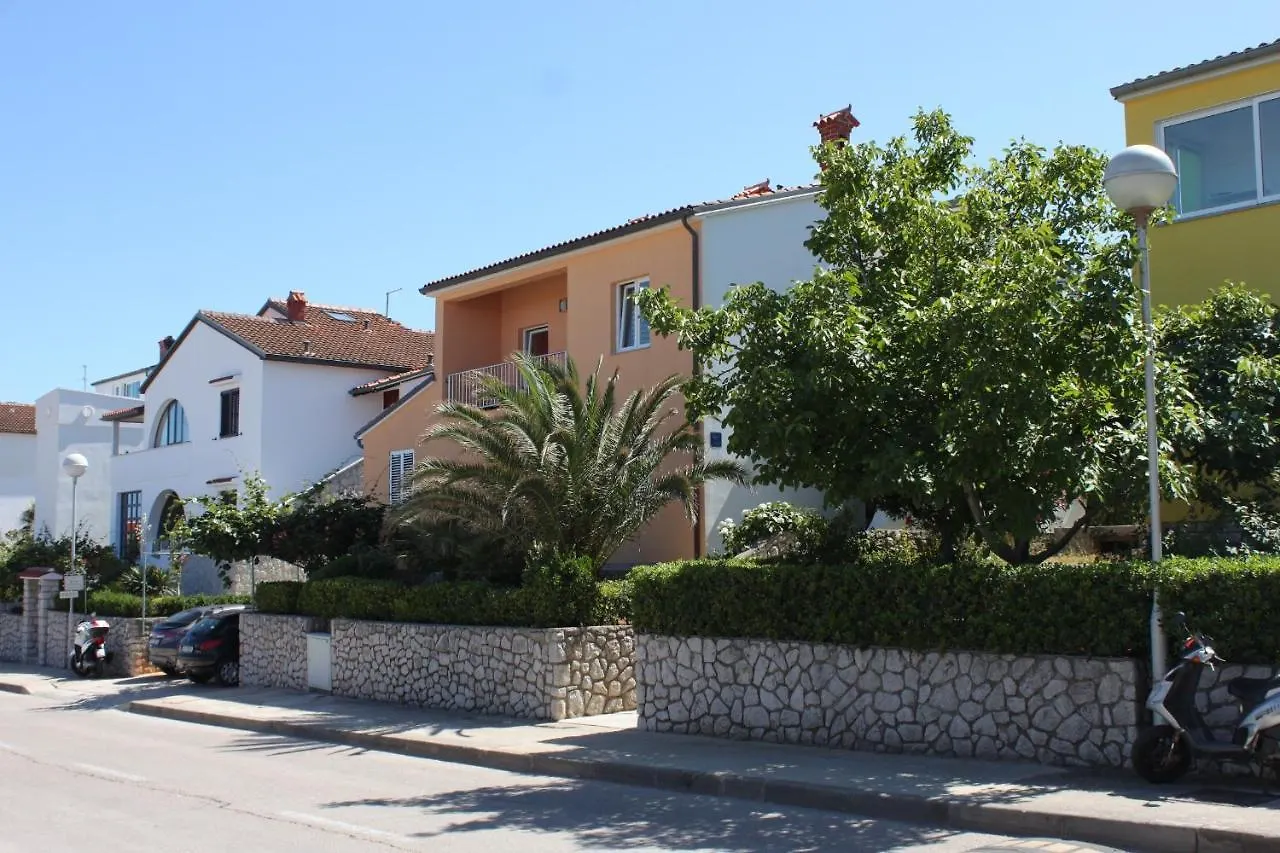 Apartments With A Parking Space Mali Lošinj